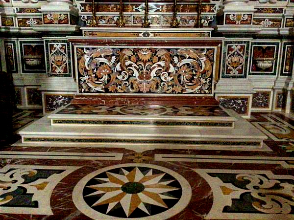 Visita dell'Abbazia di Montecassino altare barocco